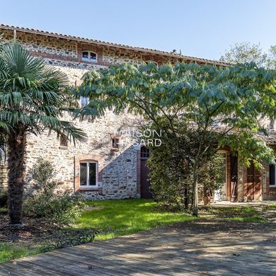 Casa di lusso a La Roche-sur-Yon, Vandea