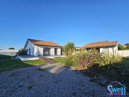 Luxury home in Soustons, Landes
