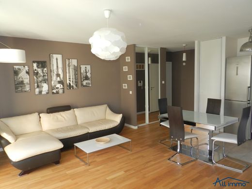 Apartment / Etagenwohnung in Nogent-sur-Marne, Val-de-Marne