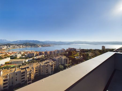 Apartment / Etagenwohnung in Ajaccio, Südkorsika