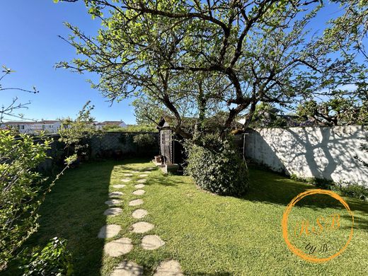 Luxury home in Rivedoux-Plage, Charente-Maritime