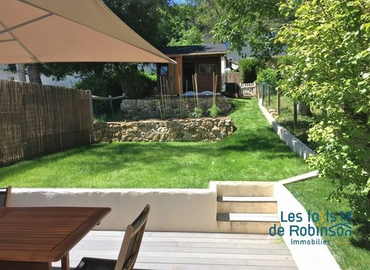 Luxury home in Le Plessis-Robinson, Hauts-de-Seine