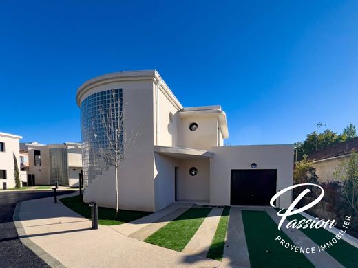 Casa di lusso a Salon-de-Provence, Bocche del Rodano