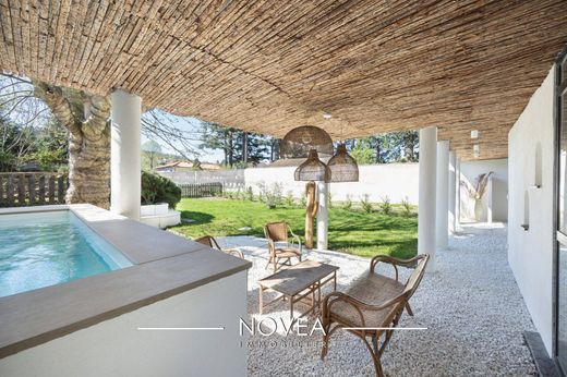 Luxury home in Saint-Chamond, Loire