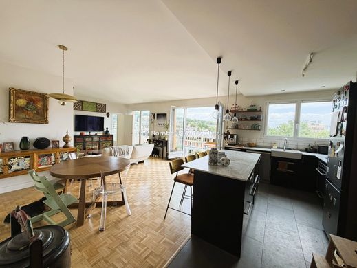 Apartament w Sèvres, Hauts-de-Seine