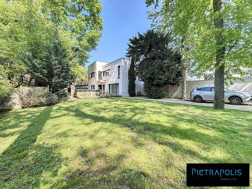 Casa di lusso a Sainte-Foy-lès-Lyon, Rhône