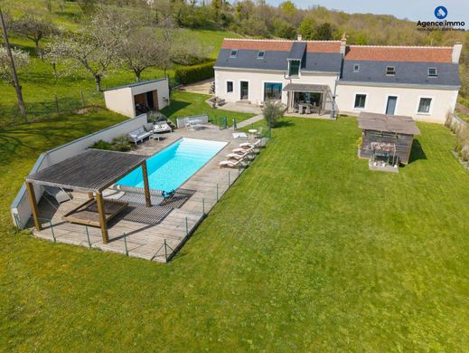 Casa di lusso a Saint-Cyr-sur-Loire, Indre-et-Loire