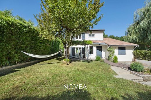 Luxury home in Fontaines-sur-Saône, Rhône