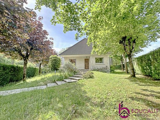 Luxus-Haus in Le Plessis-Robinson, Hauts-de-Seine