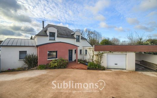 Luxury home in Pluneret, Morbihan