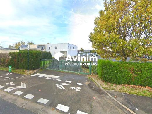 Γραφείο σε Ormes, Loiret