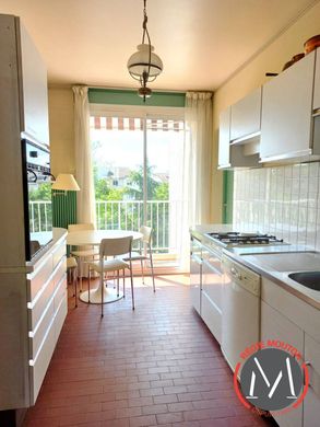 Apartment in Sainte-Foy-lès-Lyon, Rhône