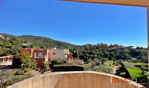 Piso / Apartamento en Mandelieu-la-Napoule, Alpes Marítimos