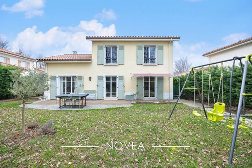 Casa di lusso a Charbonnières-les-Bains, Rhône