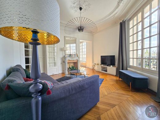 Apartment in Fontenay-sous-Bois, Val-de-Marne