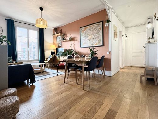 Apartment / Etagenwohnung in Colombes, Hauts-de-Seine