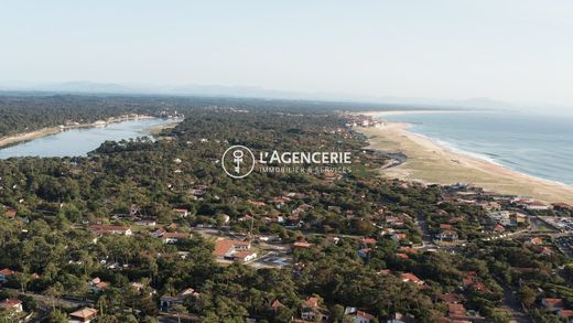 Luxury home in Seignosse, Landes