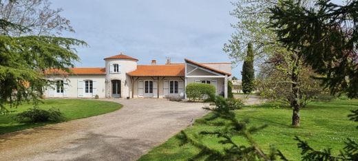 Luxus-Haus in Niort, Deux-Sèvres