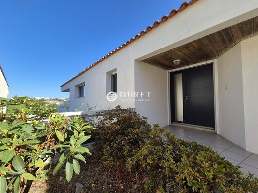 Luxus-Haus in La Roche-sur-Yon, Vendée