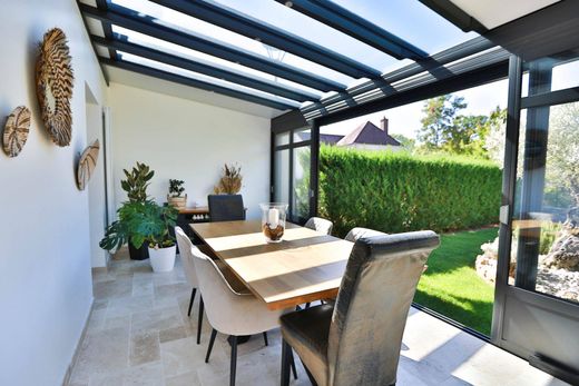 Πολυτελή κατοικία σε Magny-le-Hongre, Seine-et-Marne