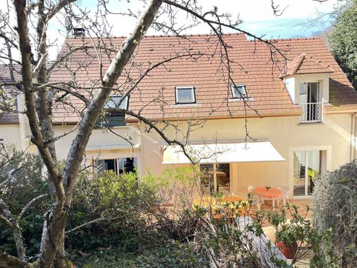 Casa de lujo en Buc, Yvelines