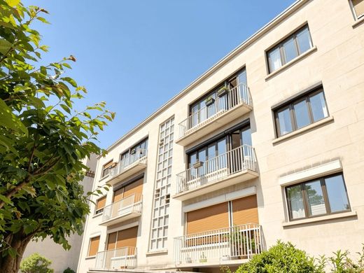 Apartment / Etagenwohnung in Fontenay-sous-Bois, Val-de-Marne