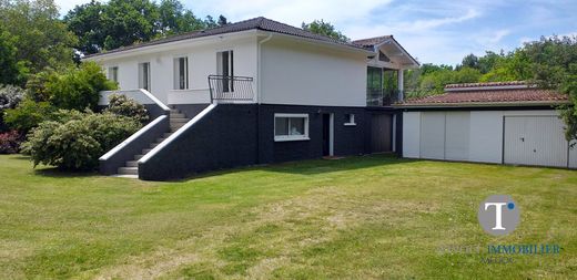 Luxe woning in Saint-Vivien-de-Médoc, Gironde