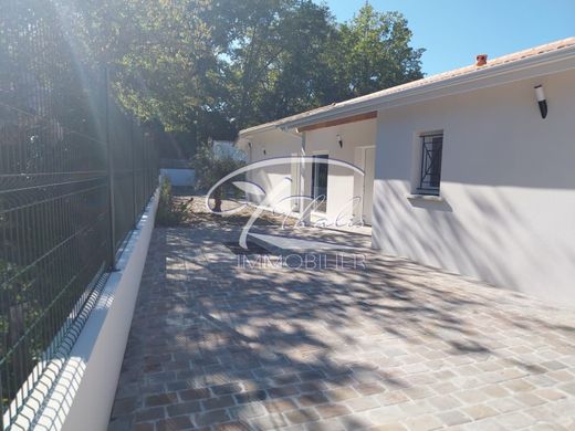 Πολυτελή κατοικία σε Montussan, Gironde