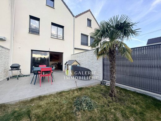 Luksusowy dom w Carrières-sur-Seine, Yvelines