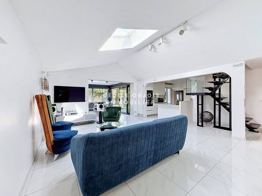 Luxus-Haus in Joinville-le-Pont, Val-de-Marne