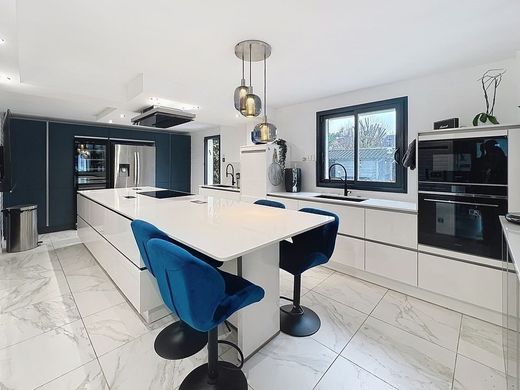 Luxury home in Chennevières-sur-Marne, Val-de-Marne