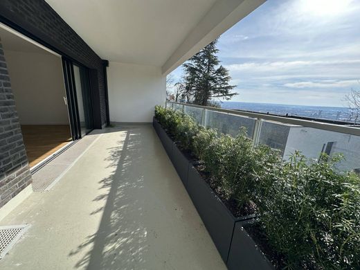 Piso / Apartamento en Mont-Saint-Aignan, Sena Marítimo