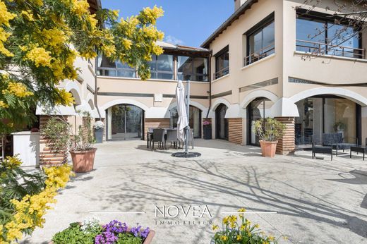 Luxury home in Grézieu-la-Varenne, Rhône