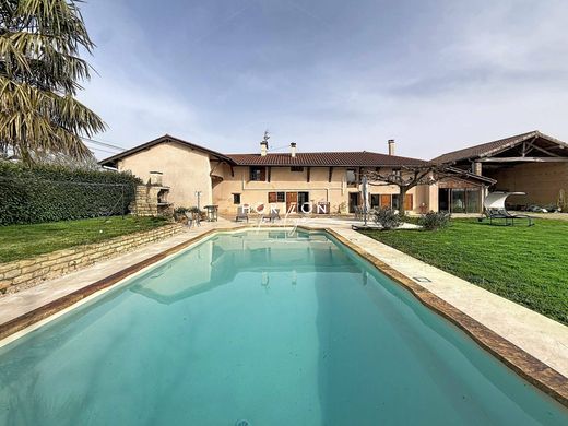 Casa di lusso a Illiat, Ain