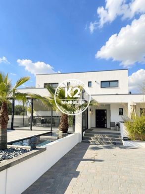 Luxury home in Montélimar, Drôme