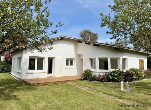 Luxury home in Gujan-Mestras, Gironde