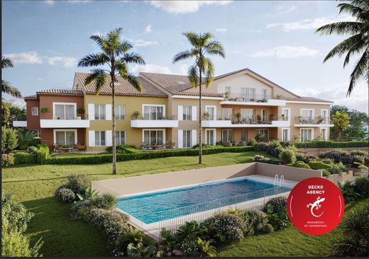 Apartment / Etagenwohnung in Cogolin, Var