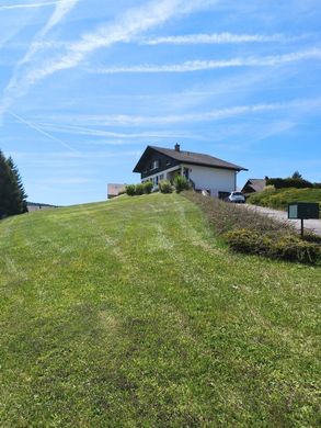 Luxury home in Vaux-et-Chantegrue, Doubs