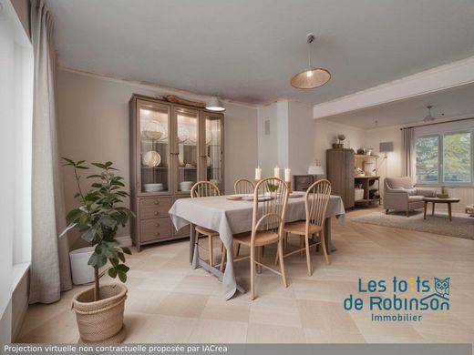 Luxury home in Le Plessis-Robinson, Hauts-de-Seine