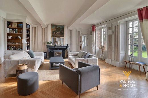 Luxury home in Saint-Genis-Laval, Rhône