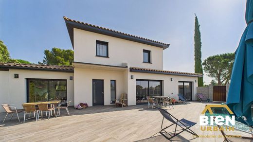 Luxury home in Poulx, Gard