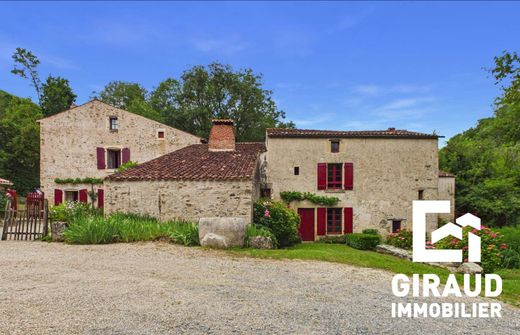 Luxury home in Vouvant, Vendée