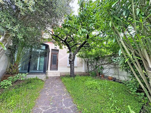 Luxus-Haus in Colombes, Hauts-de-Seine