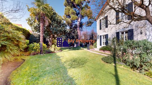 Luxury home in Houilles, Yvelines