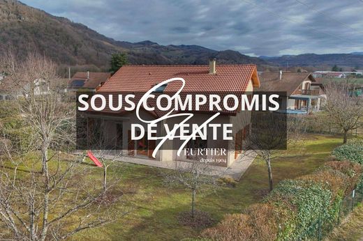 Элитный дом, Saint-Étienne-de-Crossey, Isère