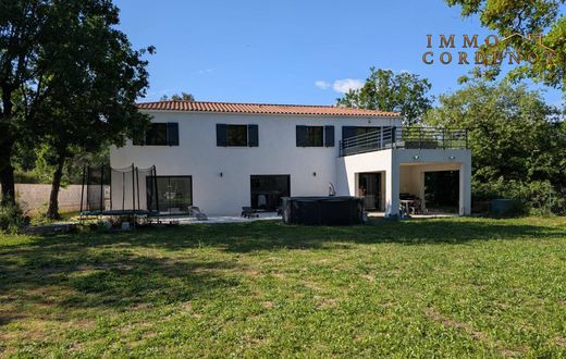 Luxury home in Solliès-Toucas, Var