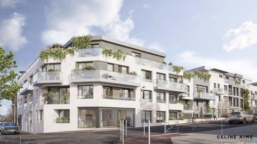 Apartment in Issy-les-Moulineaux, Hauts-de-Seine