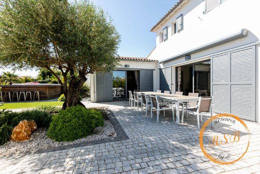 Saint-Martin-de-Ré, Charente-Maritimeの高級住宅