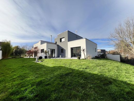 Luxury home in Tessel, Calvados