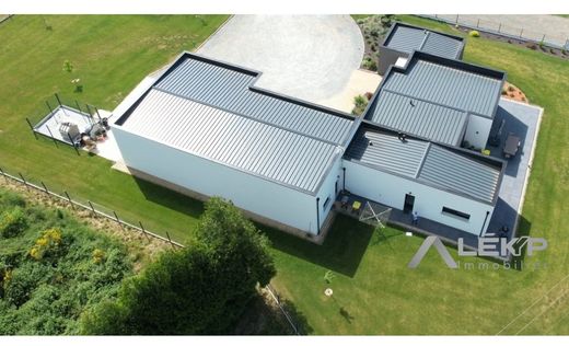 Luxury home in Saint-Vincent-sur-Oust, Morbihan